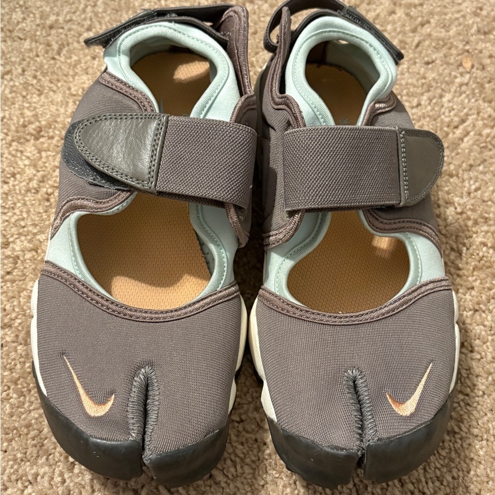 Nike Gray Green Rift Split Toe Sneaker